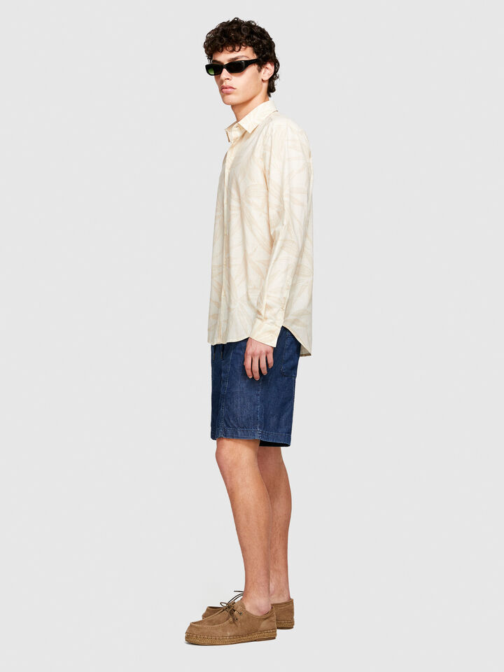 Bermudas in chambray - men's jean shorts - Blue | Sisley image number 2
